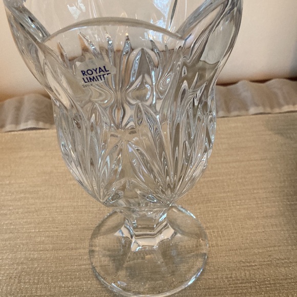 Beautiful Royal Limited Tulip Vase Made in Czech Republic New in the Box - Picture 2 of 6